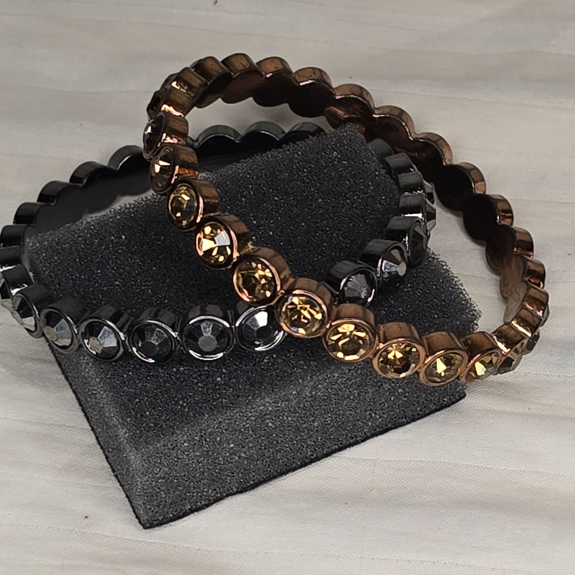 Graziano Set Of 2 Golden Shadow Amber And Black Crystals Bangle Bracelets 25$